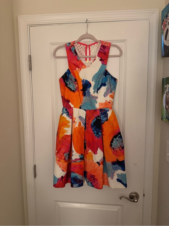 Trina Turk Dresses & Skirts - Trina Turk dress size 4